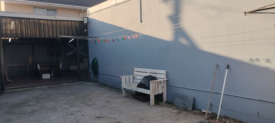 3 Bedroom Property for Sale in Gustrouw Western Cape